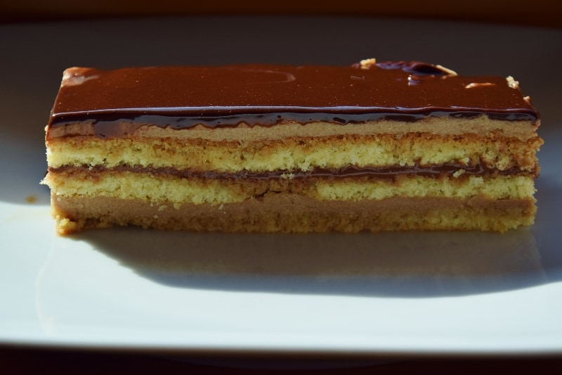 You are currently viewing Opera – jak zrobić w domu francuskie ciasto Opera?