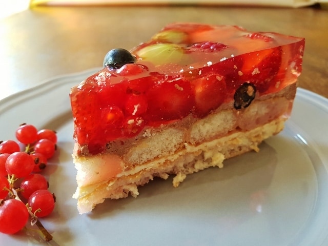Read more about the article Lodowiec – letnie orzeźwiające ciasto bez pieczenia